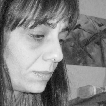 Black and white photo of Eleni Galiatsatou